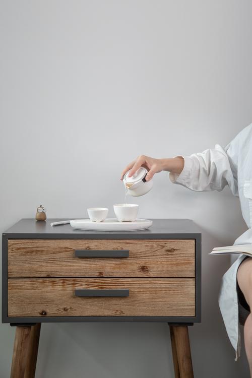 互联网信息技术服务、网络技术及软件服务、企业管理咨询服务与会议及展览服务的协同发展路径